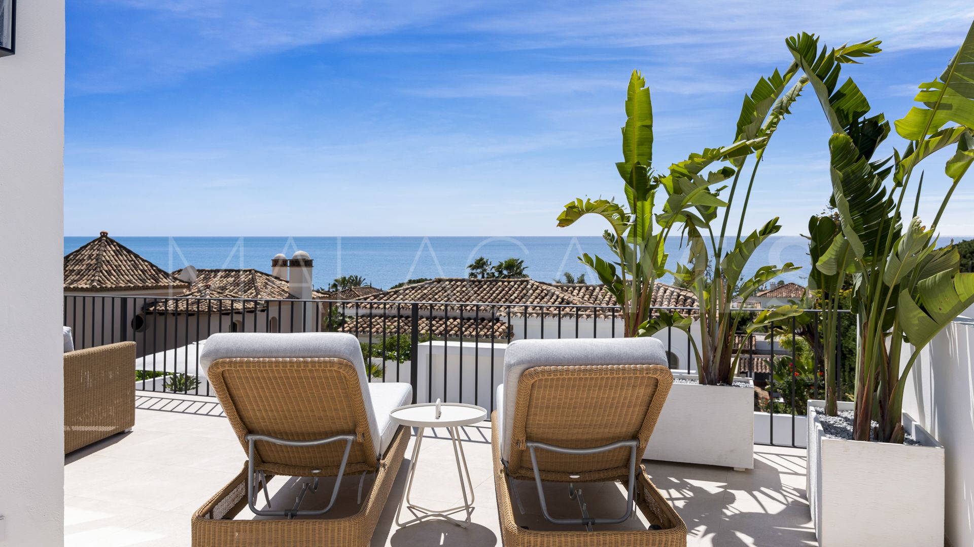 For sale villa with 5 bedrooms in Las Chapas