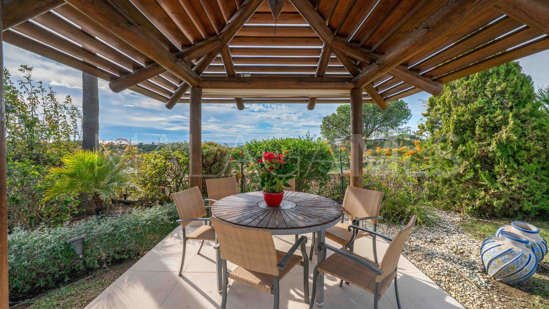 Hus i byn for sale in Elviria