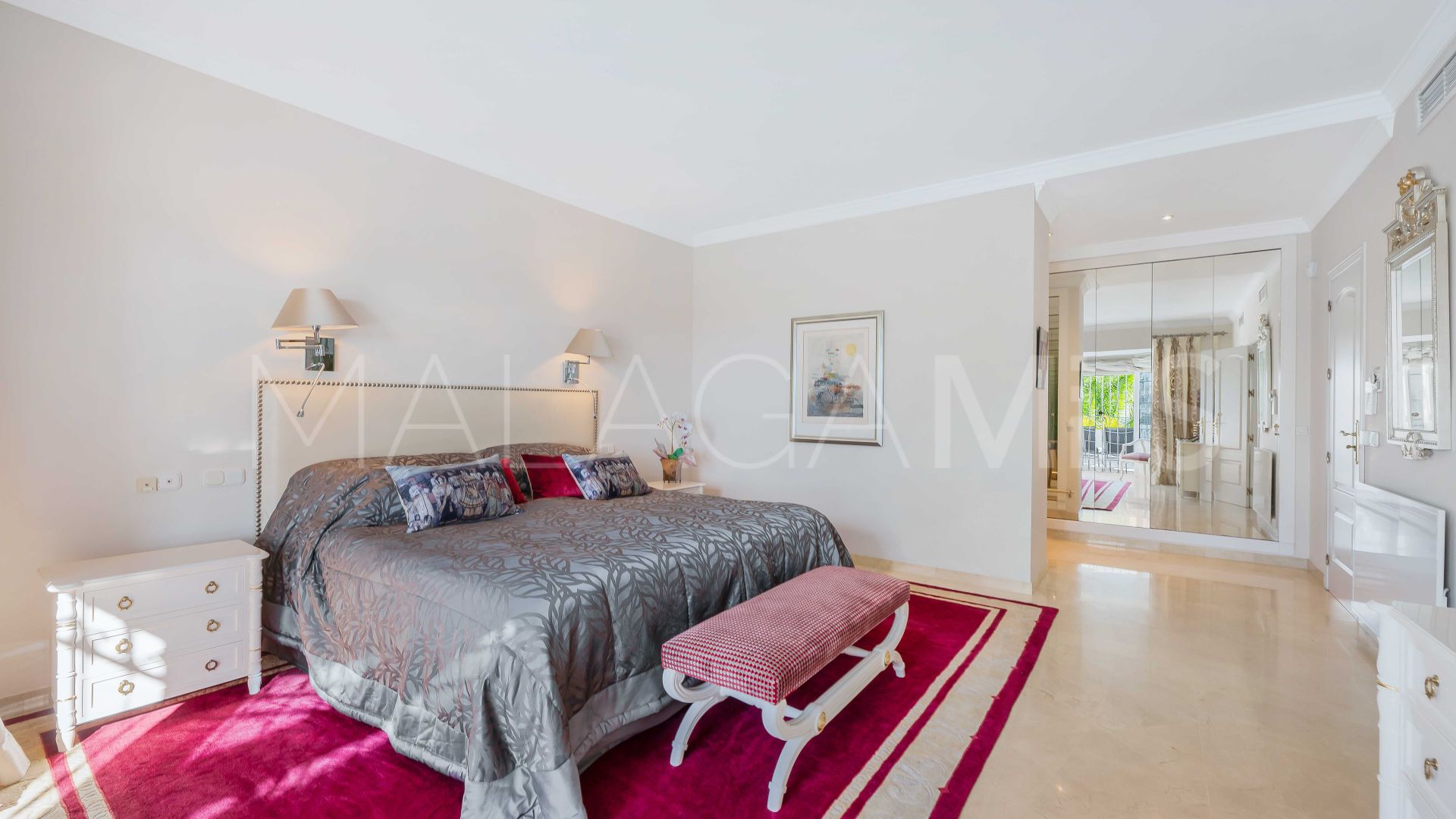 Hus i byn for sale in Elviria