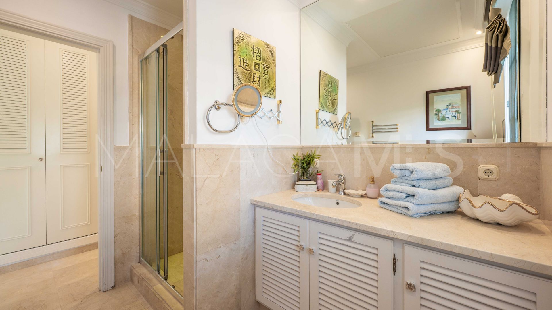 Hus i byn for sale in Elviria