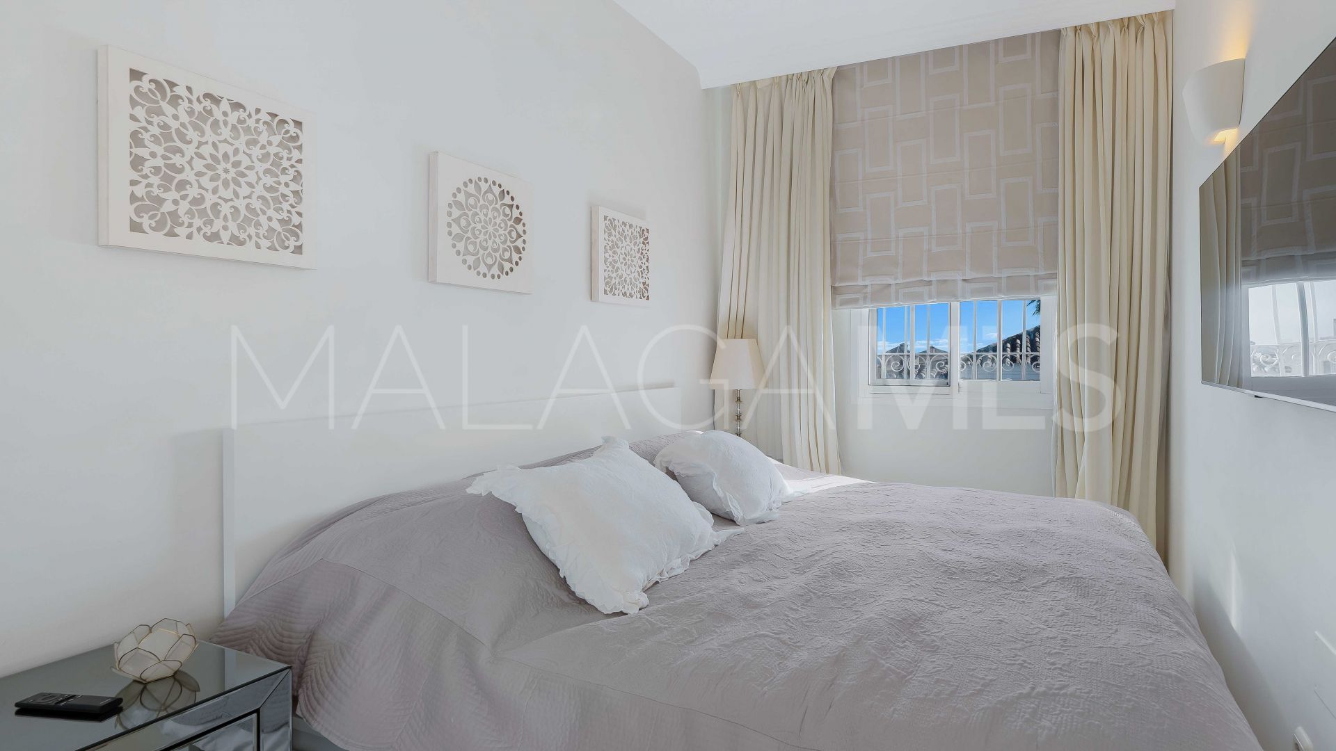 Hus i byn for sale in Elviria