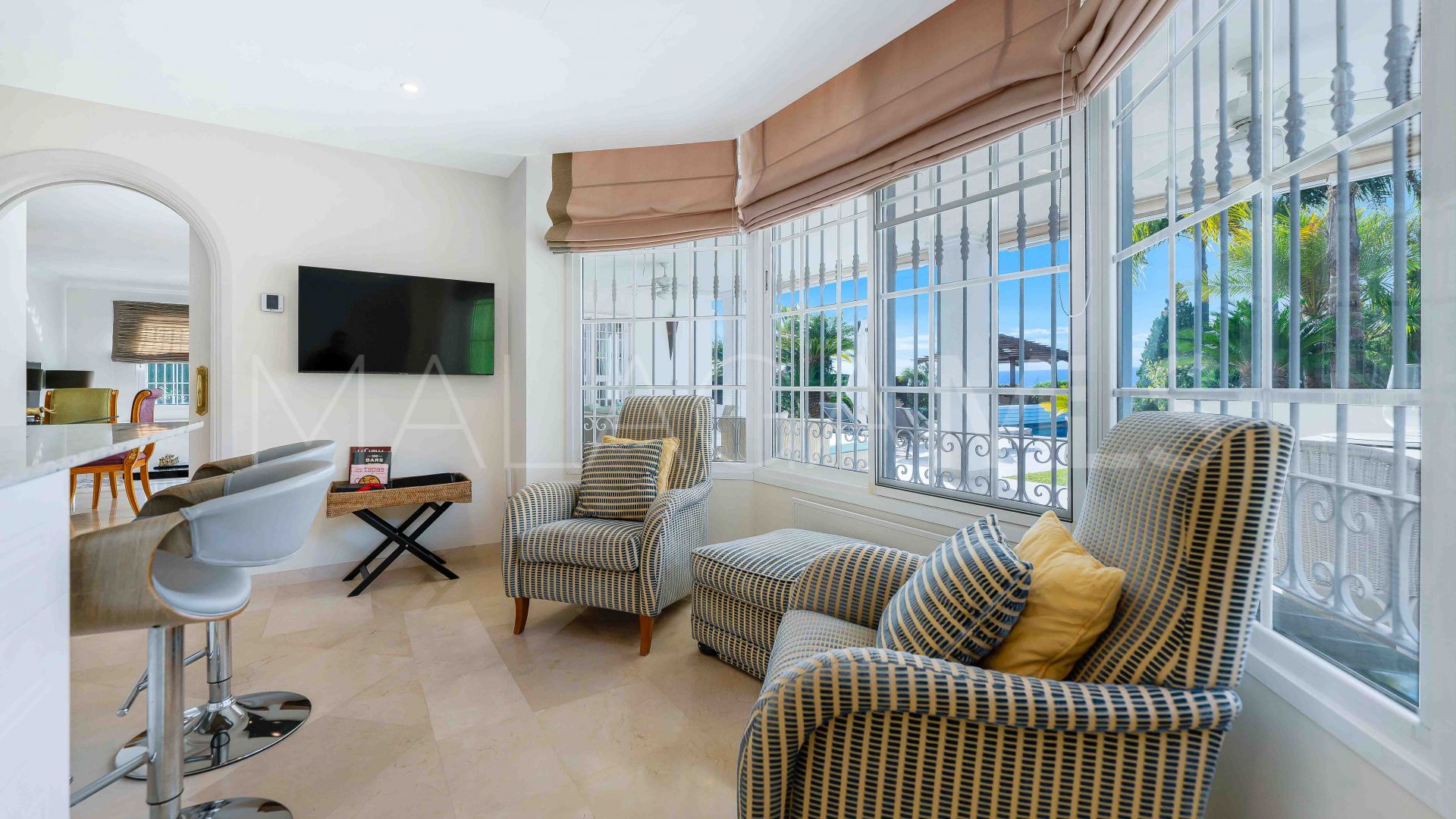 Hus i byn for sale in Elviria