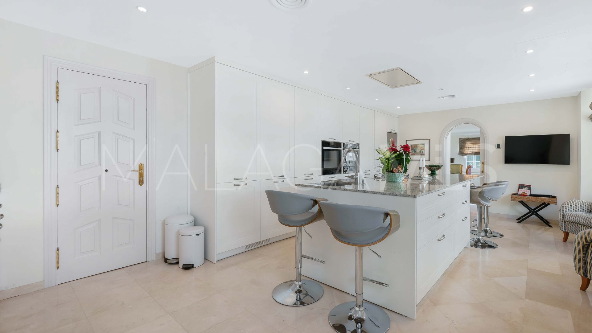 Hus i byn for sale in Elviria