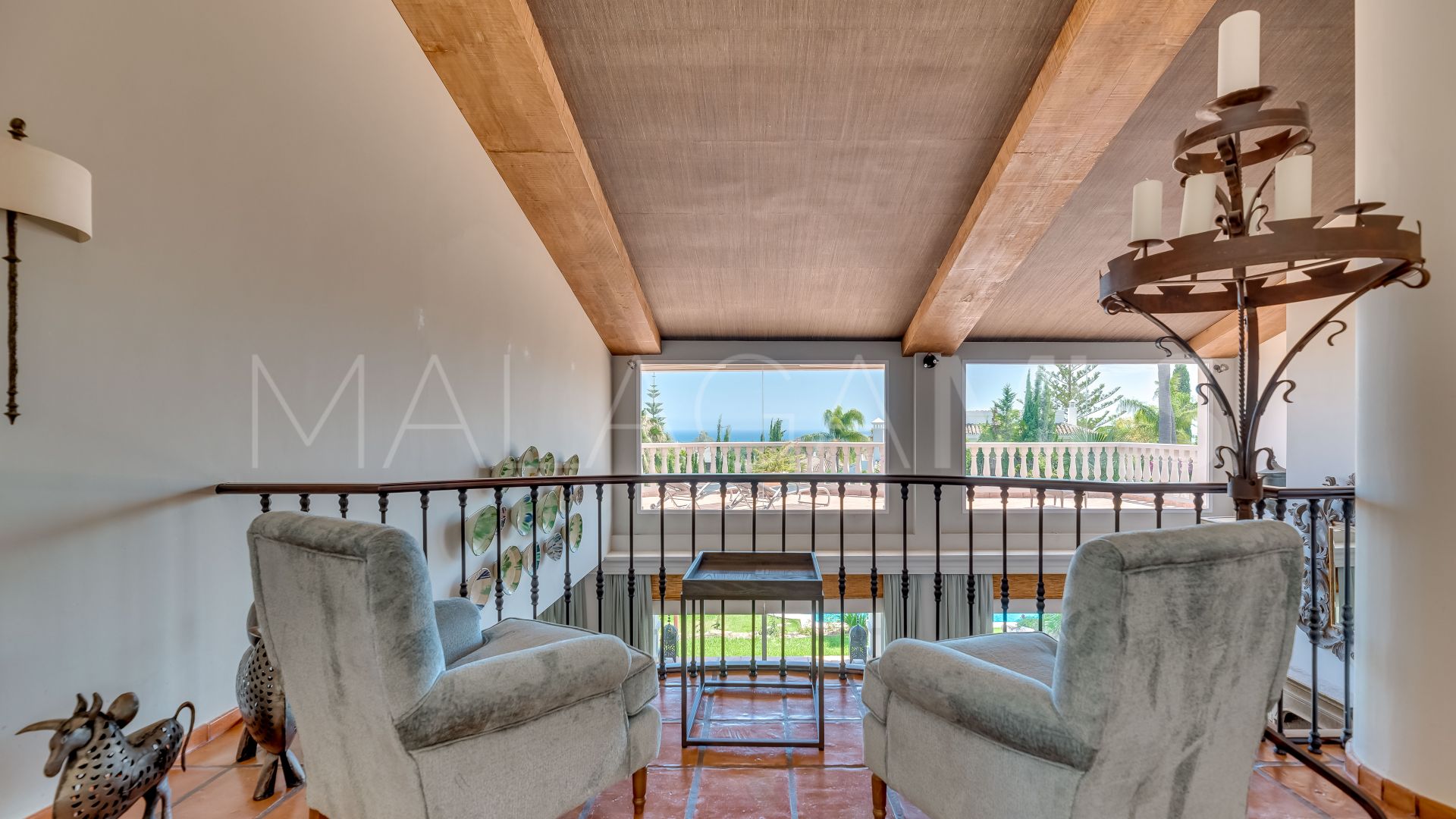 Villa for sale in Elviria