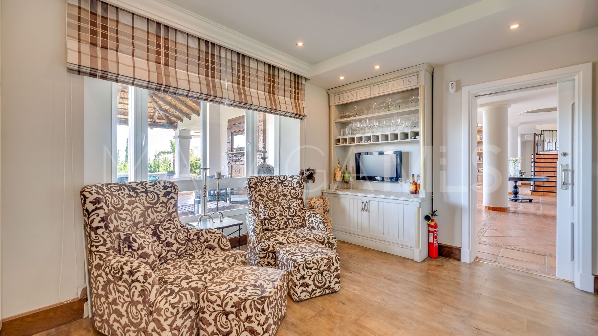 Villa for sale in Elviria