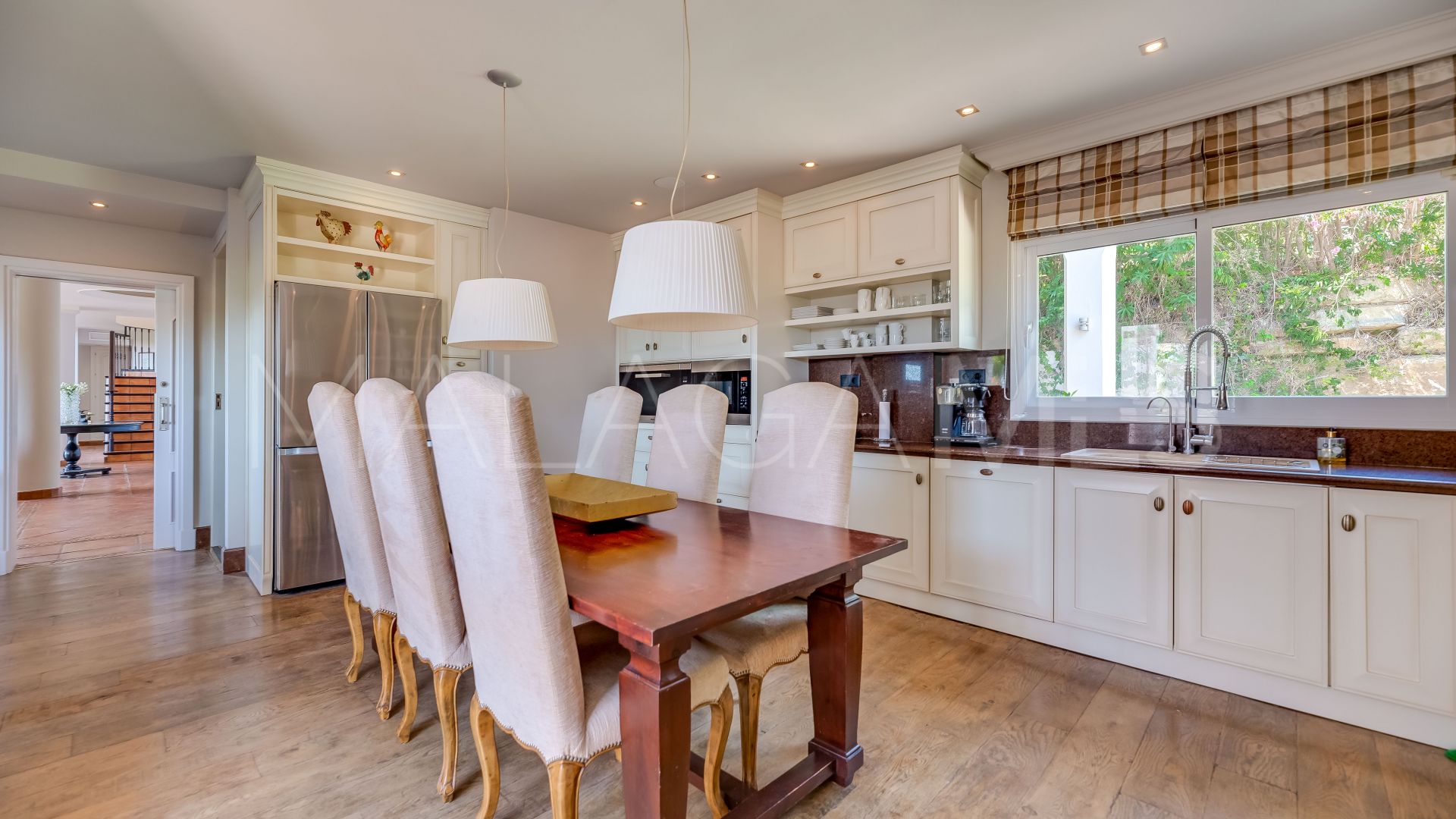 Villa for sale in Elviria
