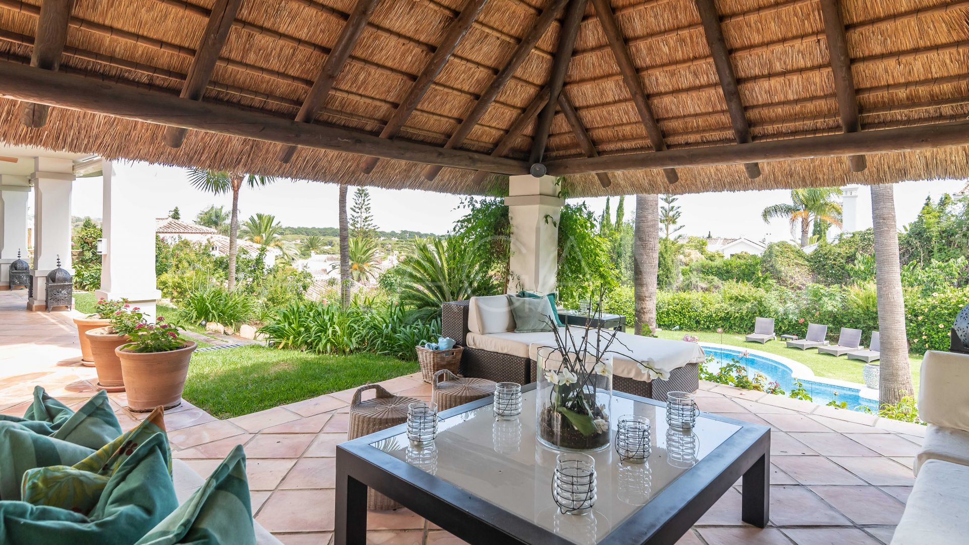 Villa for sale in Elviria