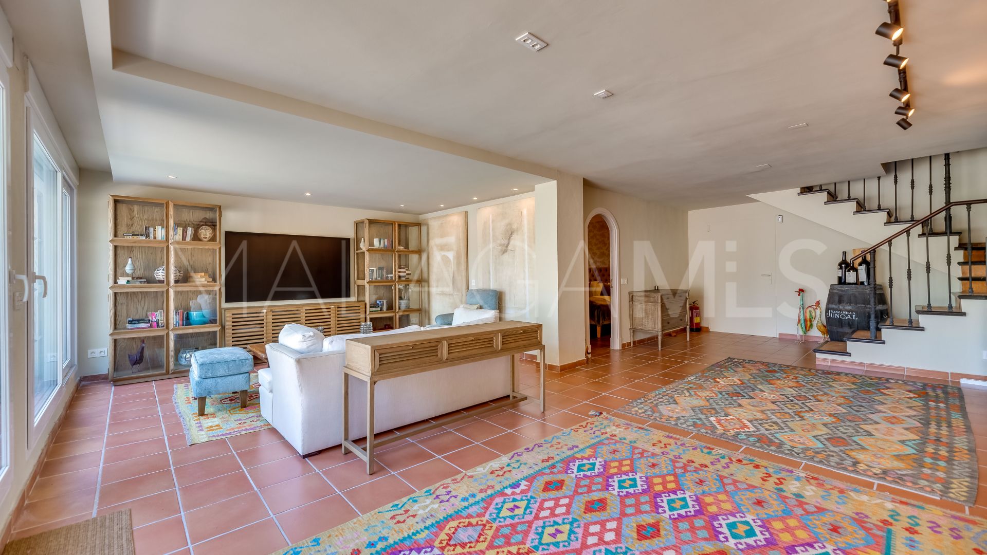 Villa for sale in Elviria