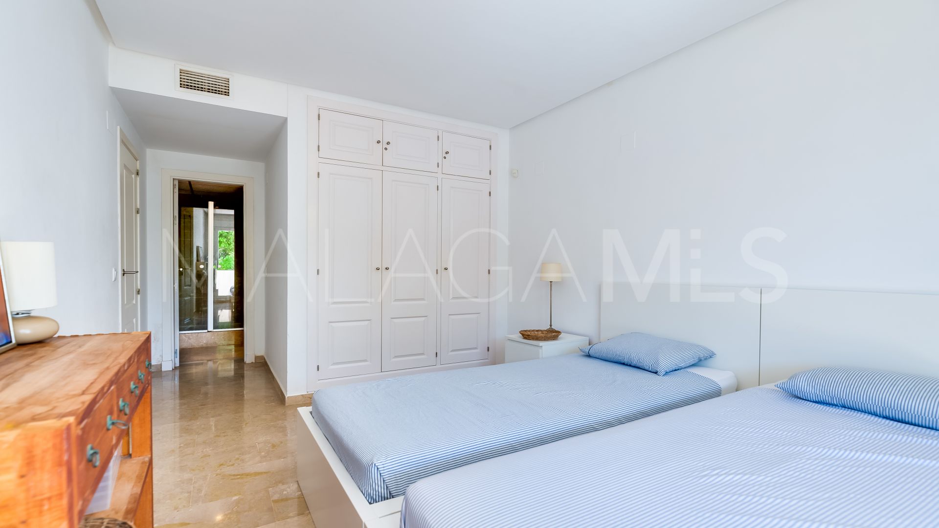 Se vende apartamento planta baja in Miraflores Golf with 3 bedrooms