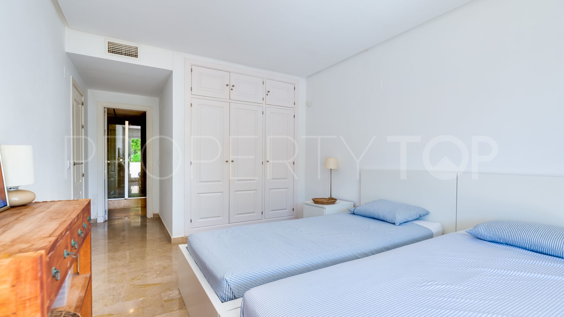 Se vende apartamento planta baja en Miraflores Golf con 3 dormitorios