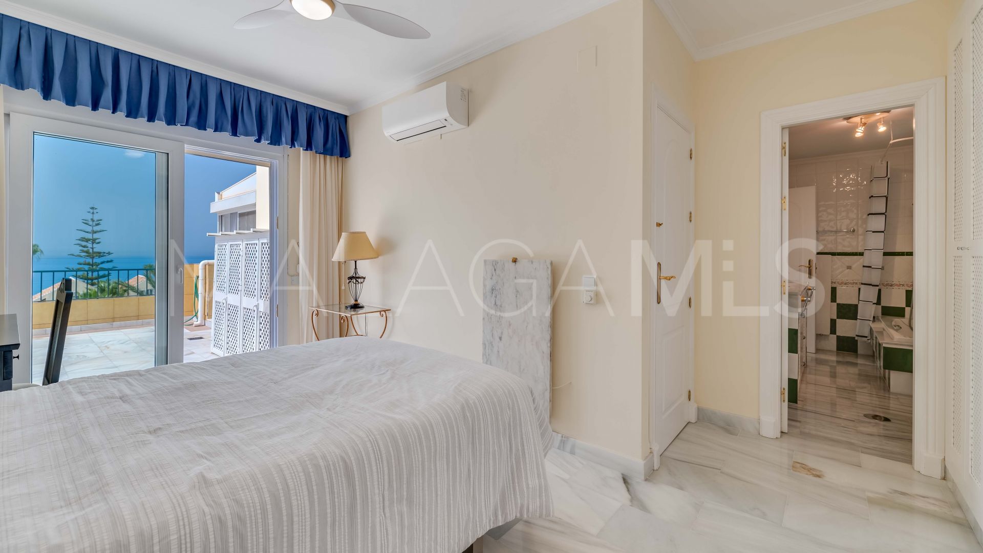 Duplex penthouse for sale in White Pearl Beach