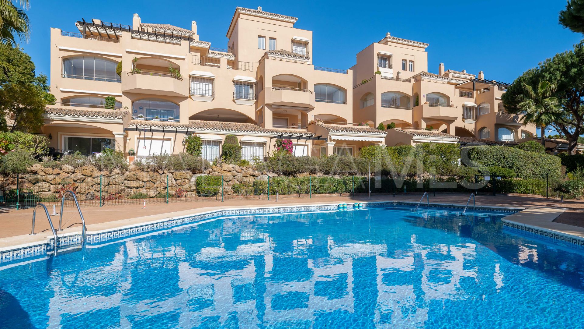 Atico duplex de 4 bedrooms a la venta in Hacienda Elviria