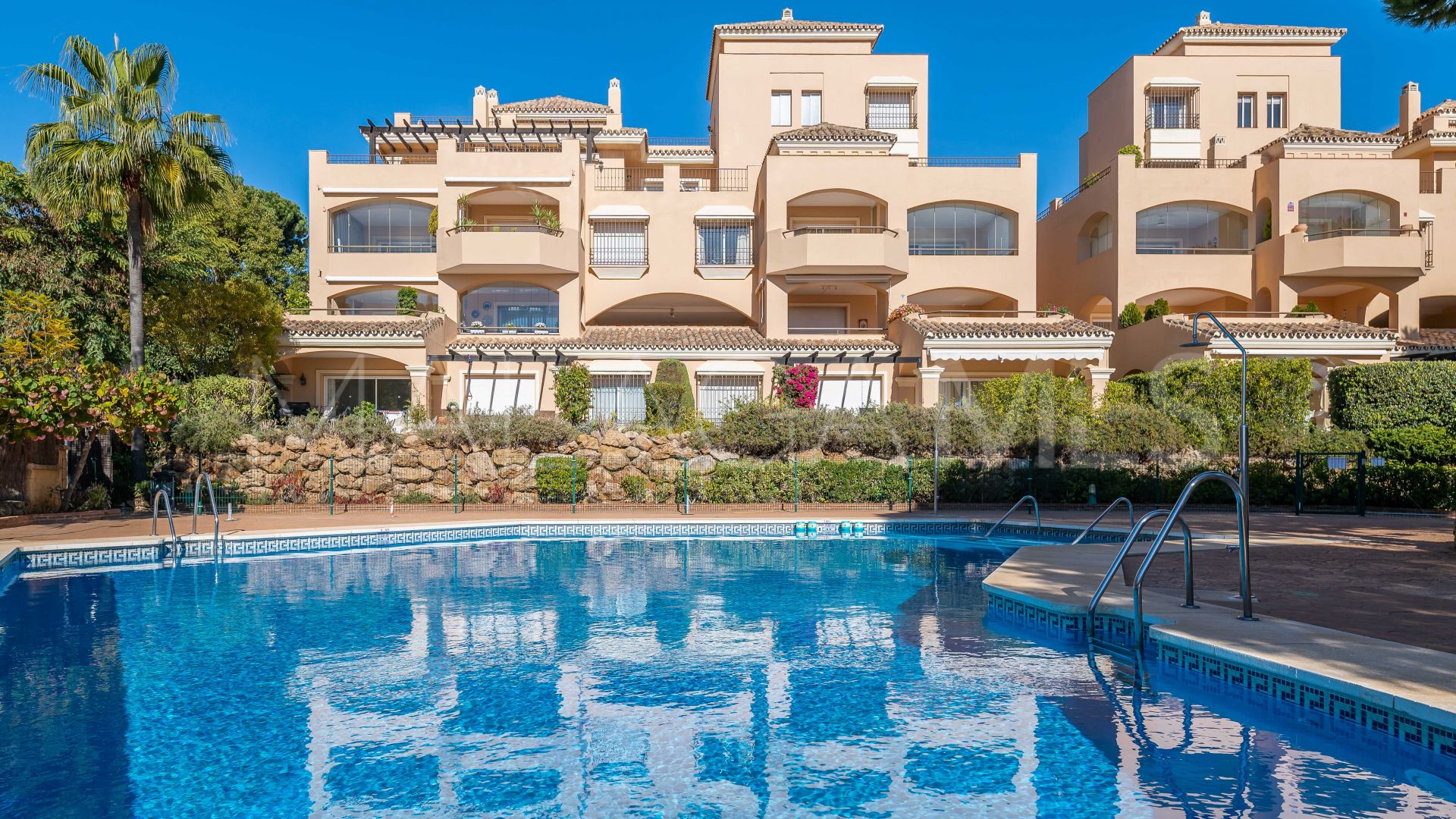 Duplex penthouse for sale in Hacienda Elviria