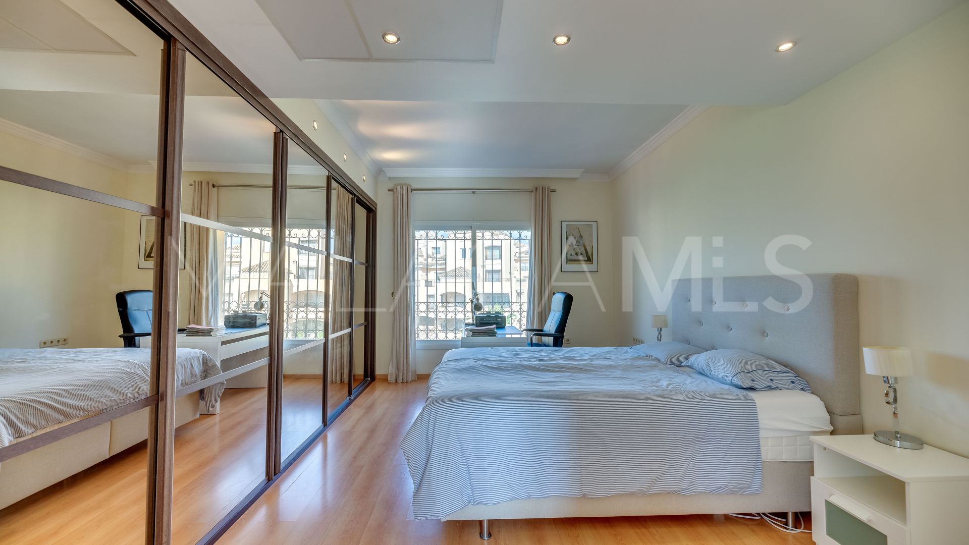 Duplex penthouse for sale in Hacienda Elviria