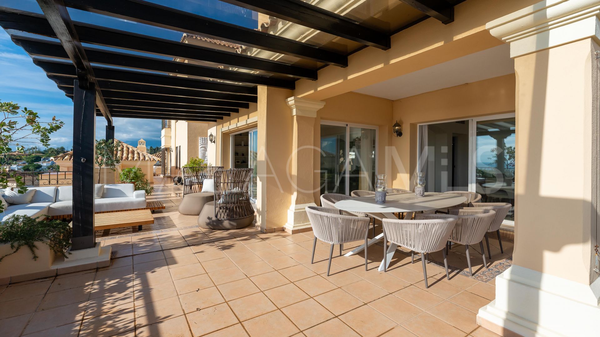 Duplex penthouse for sale in Hacienda Elviria