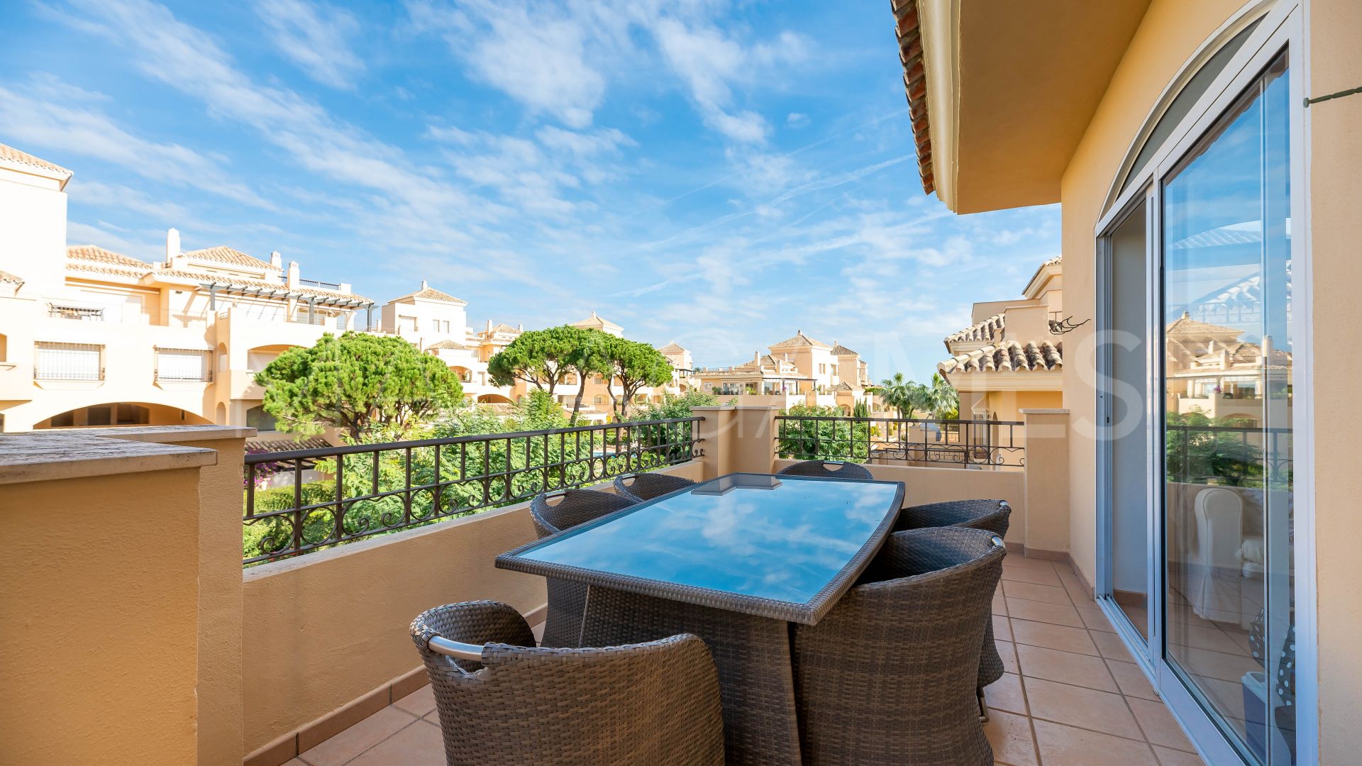 Duplex penthouse for sale in Hacienda Elviria