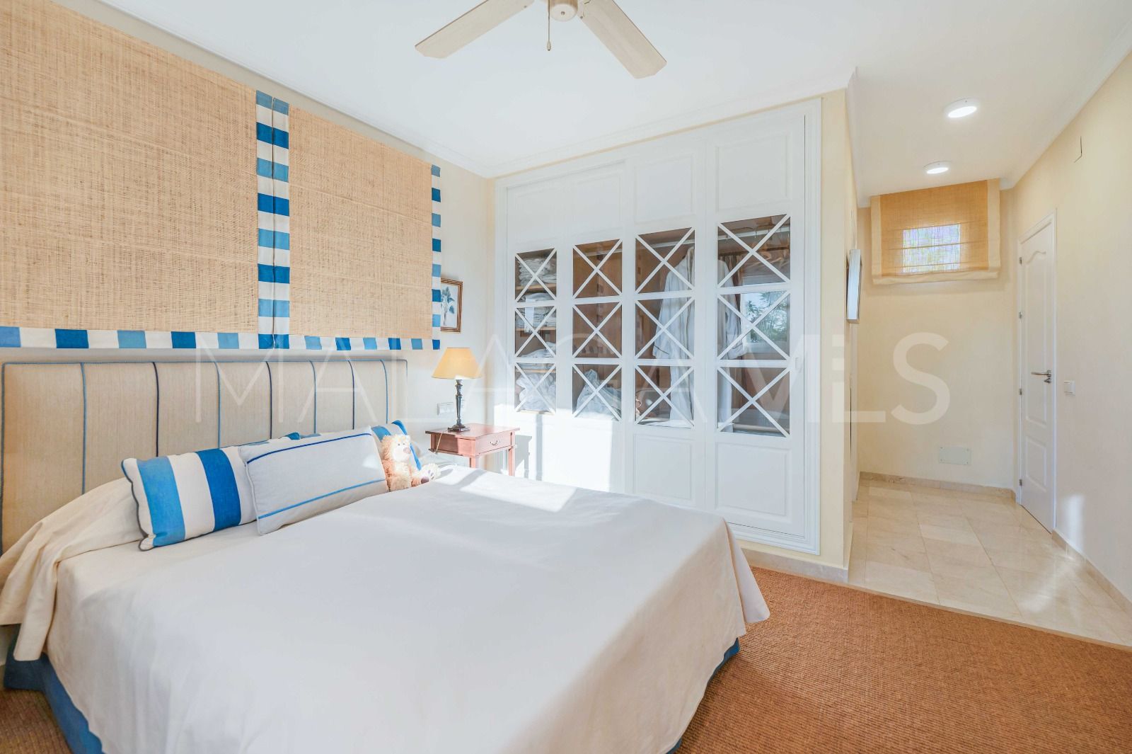 Villa for sale in Elviria