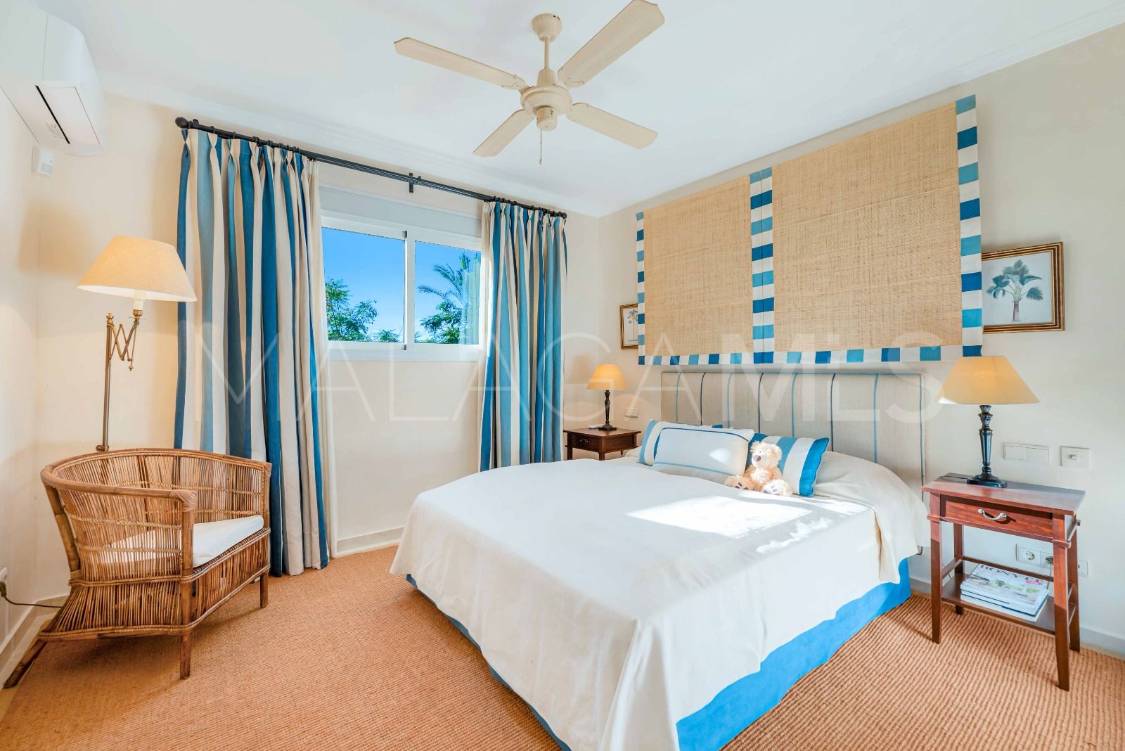 Villa for sale in Elviria