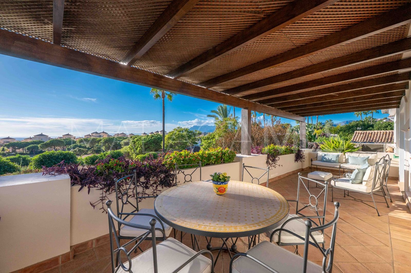 Villa for sale in Elviria