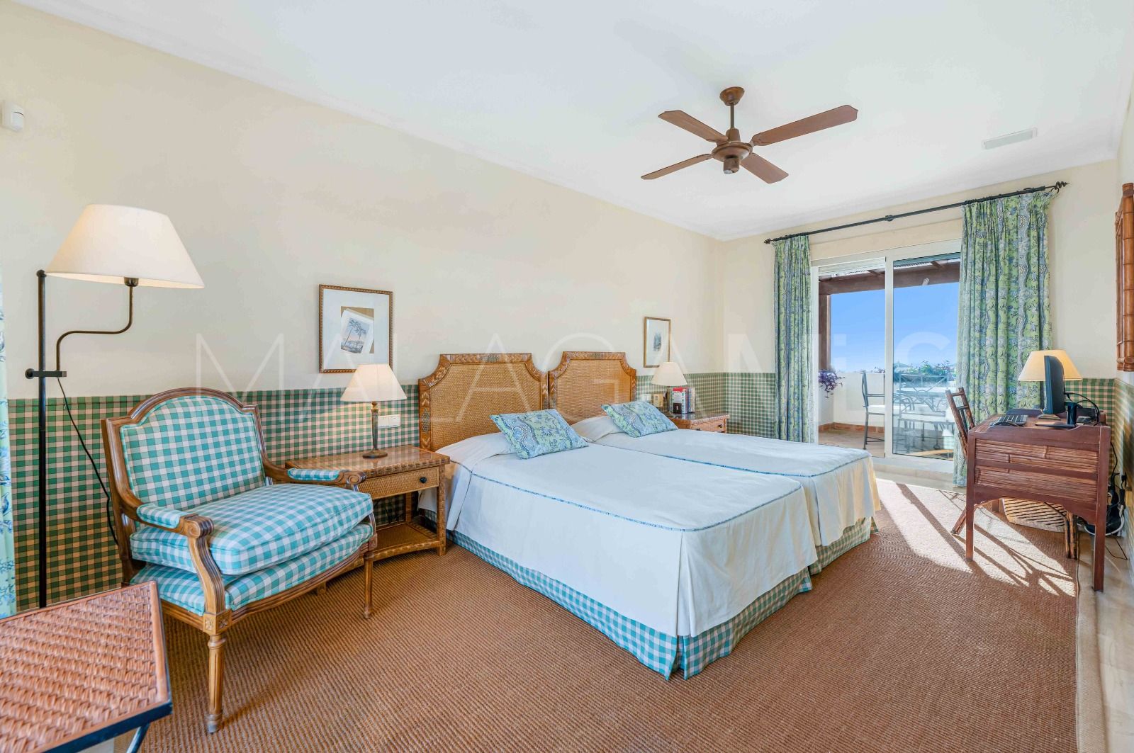 Villa for sale in Elviria