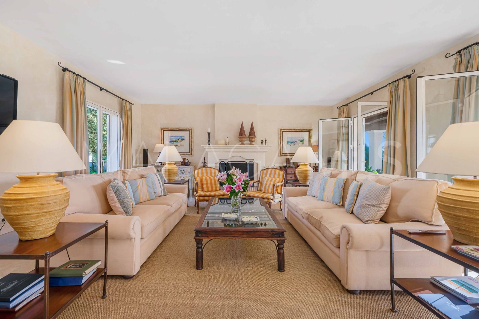 Villa for sale in Elviria