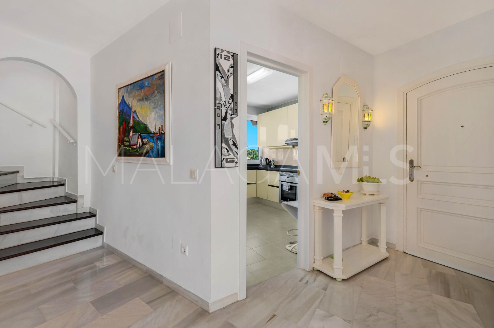 Duplex penthouse for sale in Sitio de Calahonda