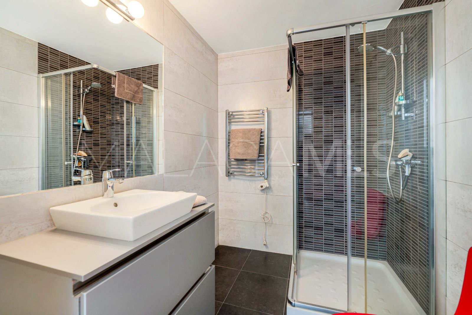 Duplex penthouse for sale in Sitio de Calahonda