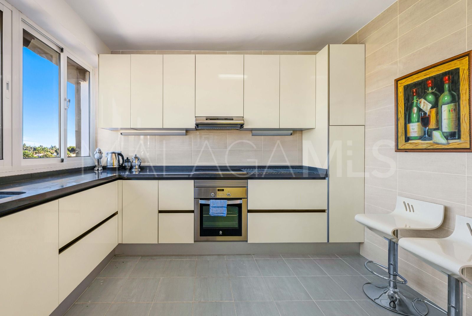 Duplex penthouse for sale in Sitio de Calahonda