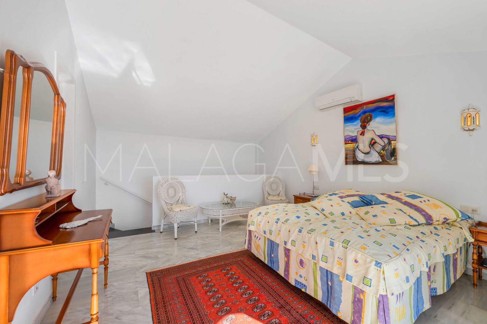 Duplex penthouse for sale in Sitio de Calahonda