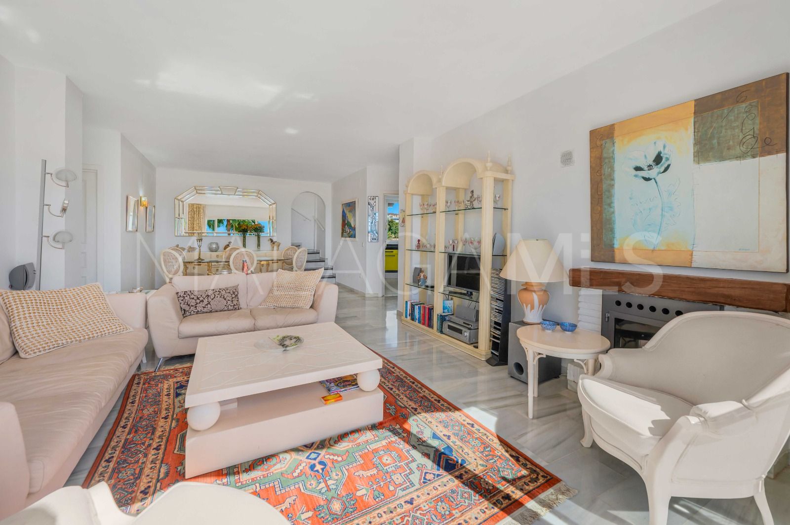 Duplex penthouse for sale in Sitio de Calahonda