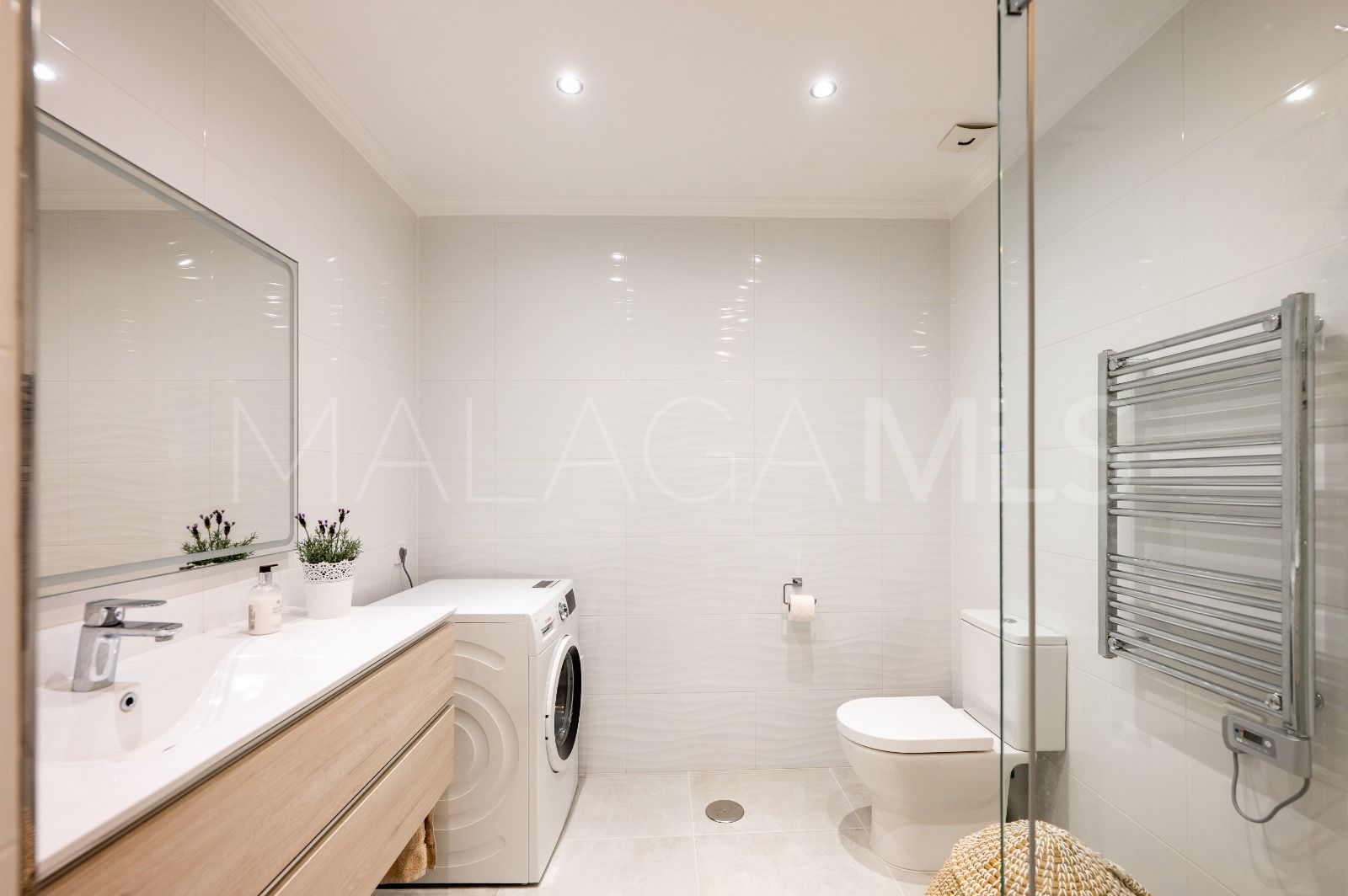 Lägenhet for sale in White Pearl Beach