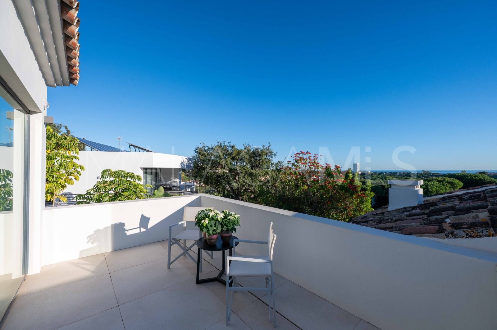 Villa for sale in Elviria