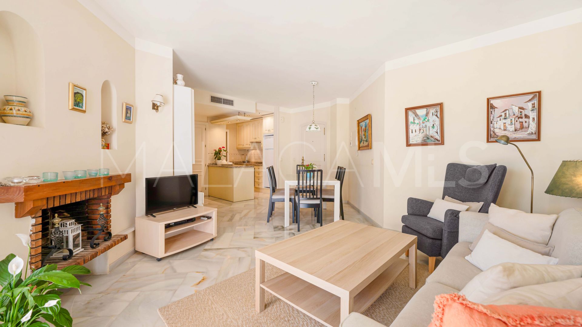 For sale ground floor apartment with 2 bedrooms in Elviria
