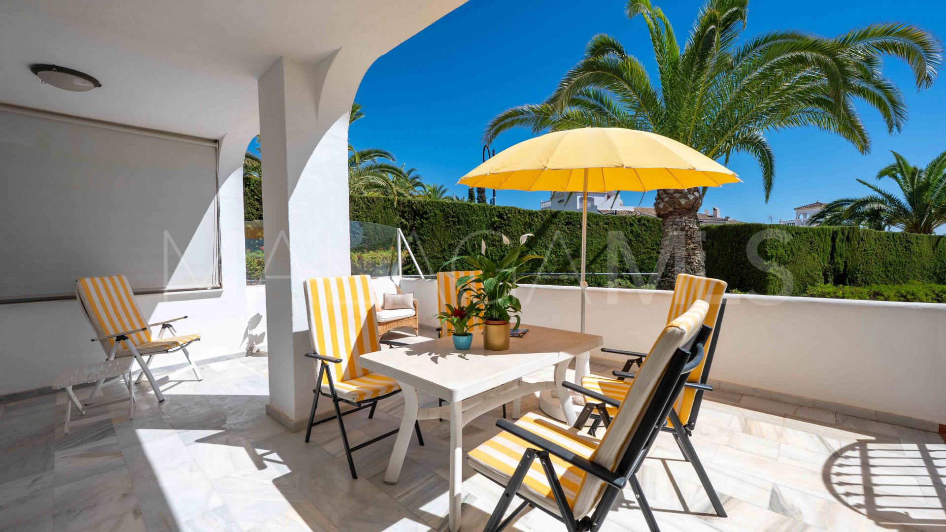 For sale ground floor apartment with 2 bedrooms in Elviria