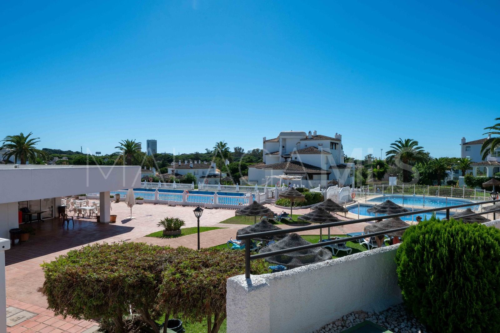 For sale ground floor apartment with 2 bedrooms in Elviria