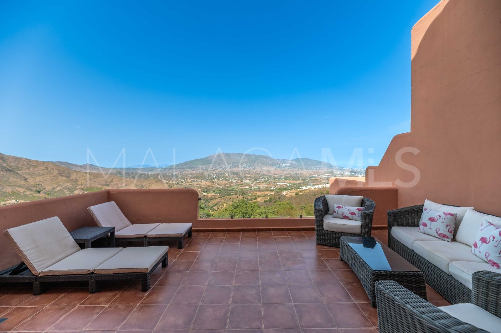 La Mairena apartment for sale