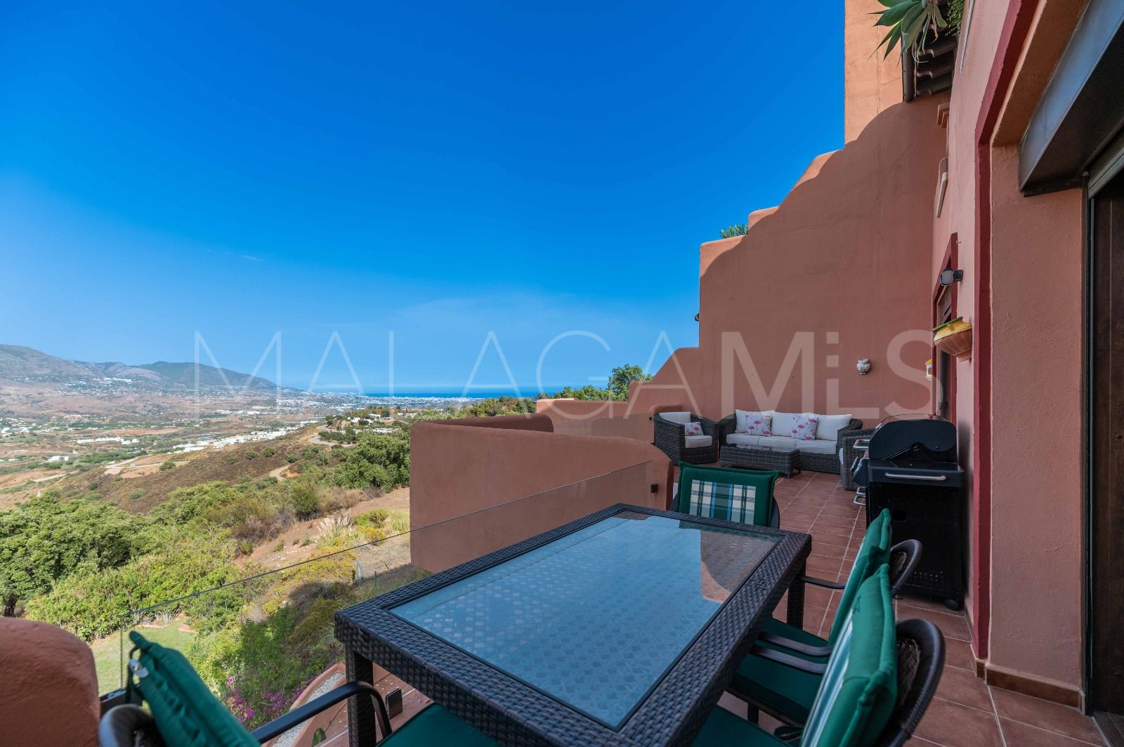 La Mairena apartment for sale