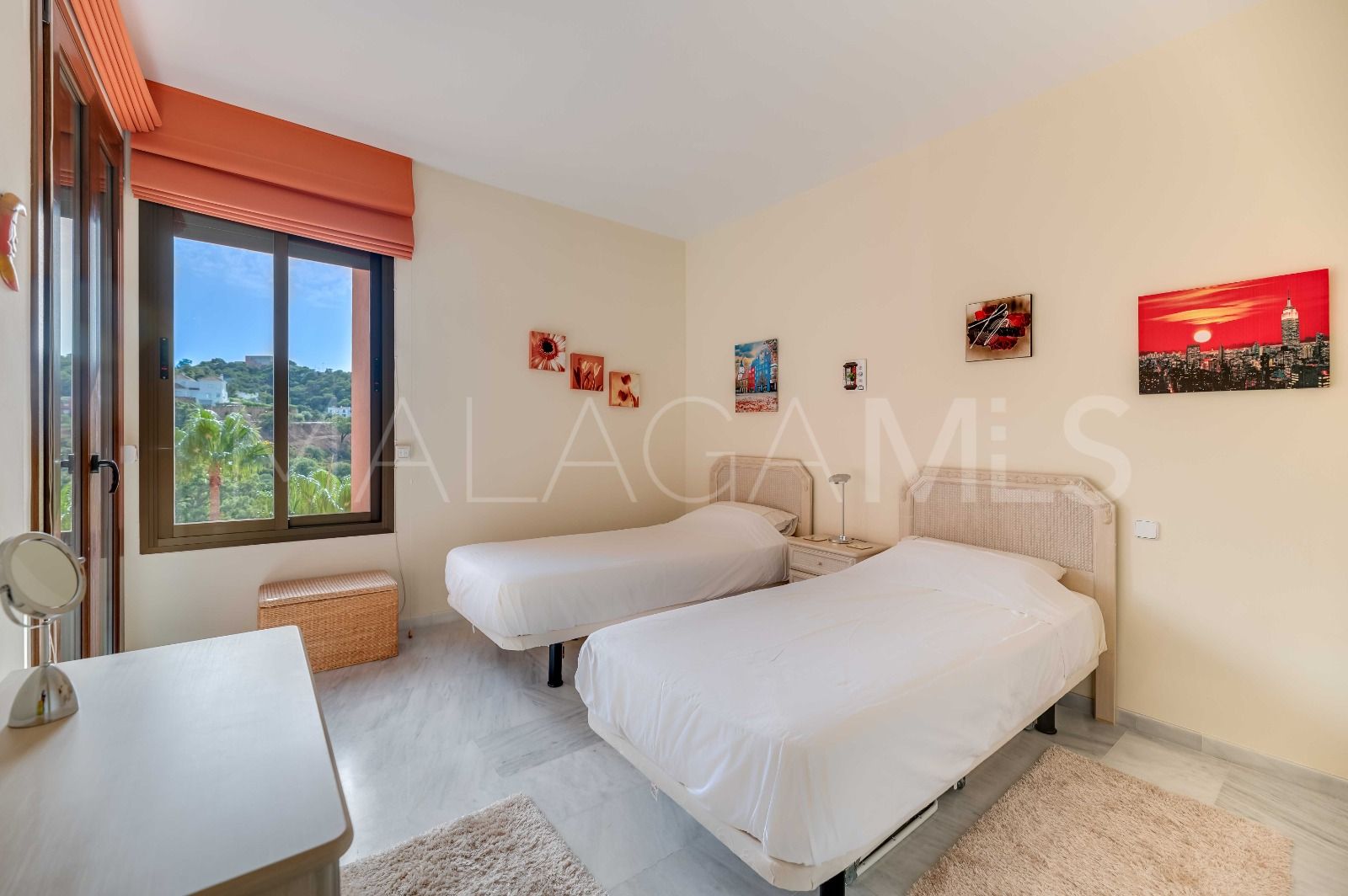 La Mairena apartment for sale