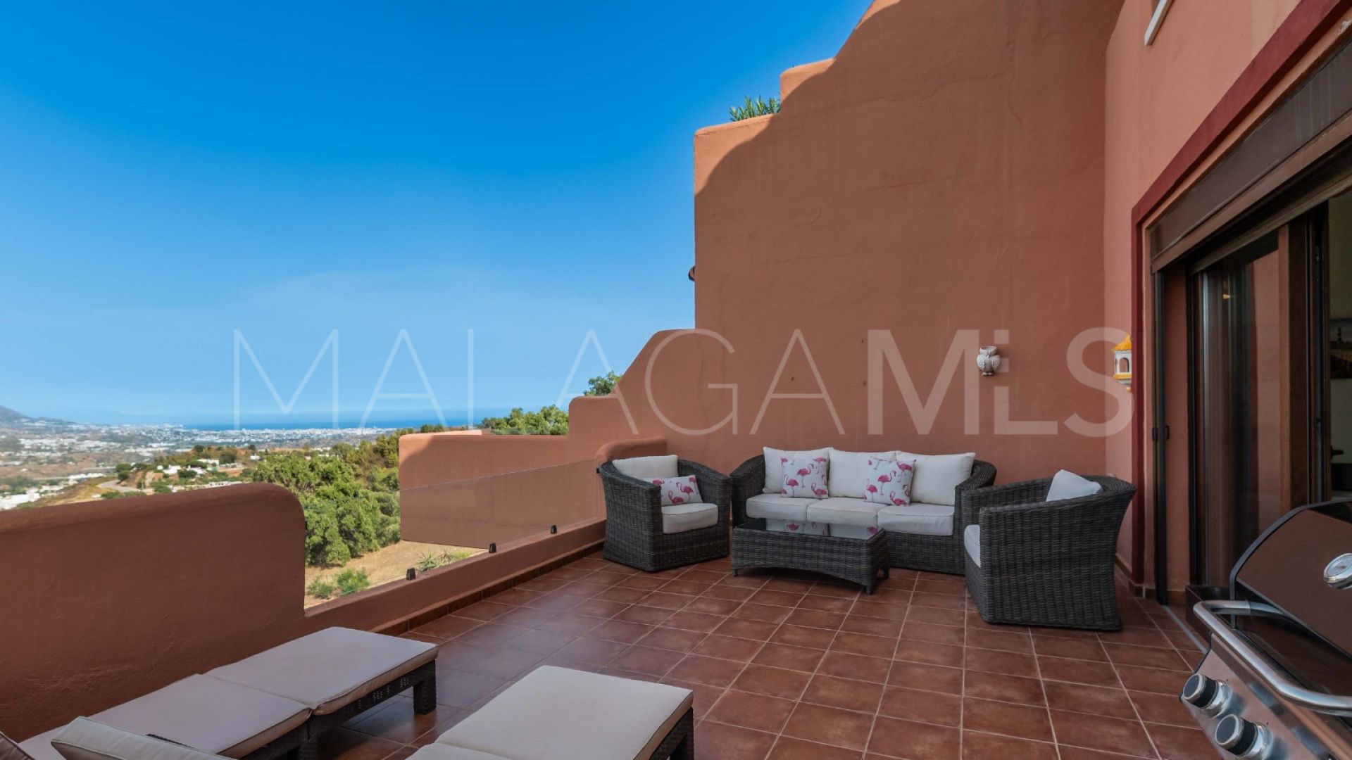 La Mairena apartment for sale