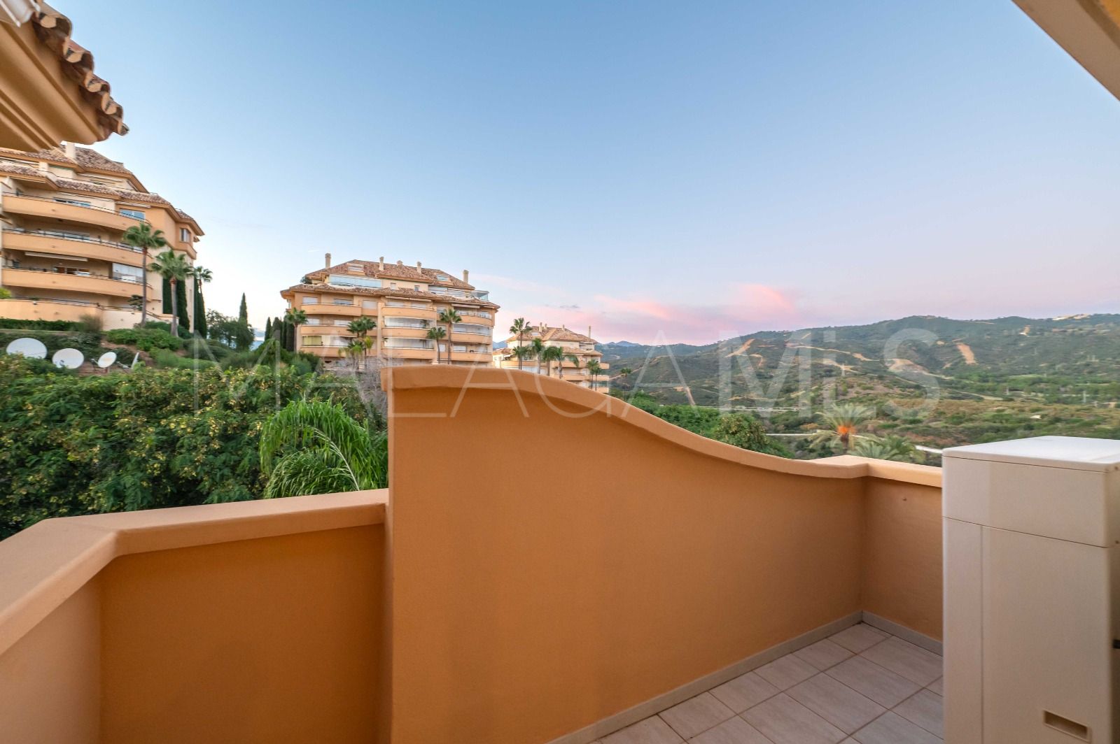 For sale Elviria Hills duplex penthouse with 3 bedrooms