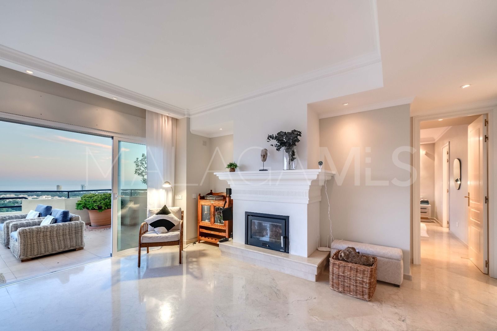 Duplex penthouse for sale in Elviria Hills