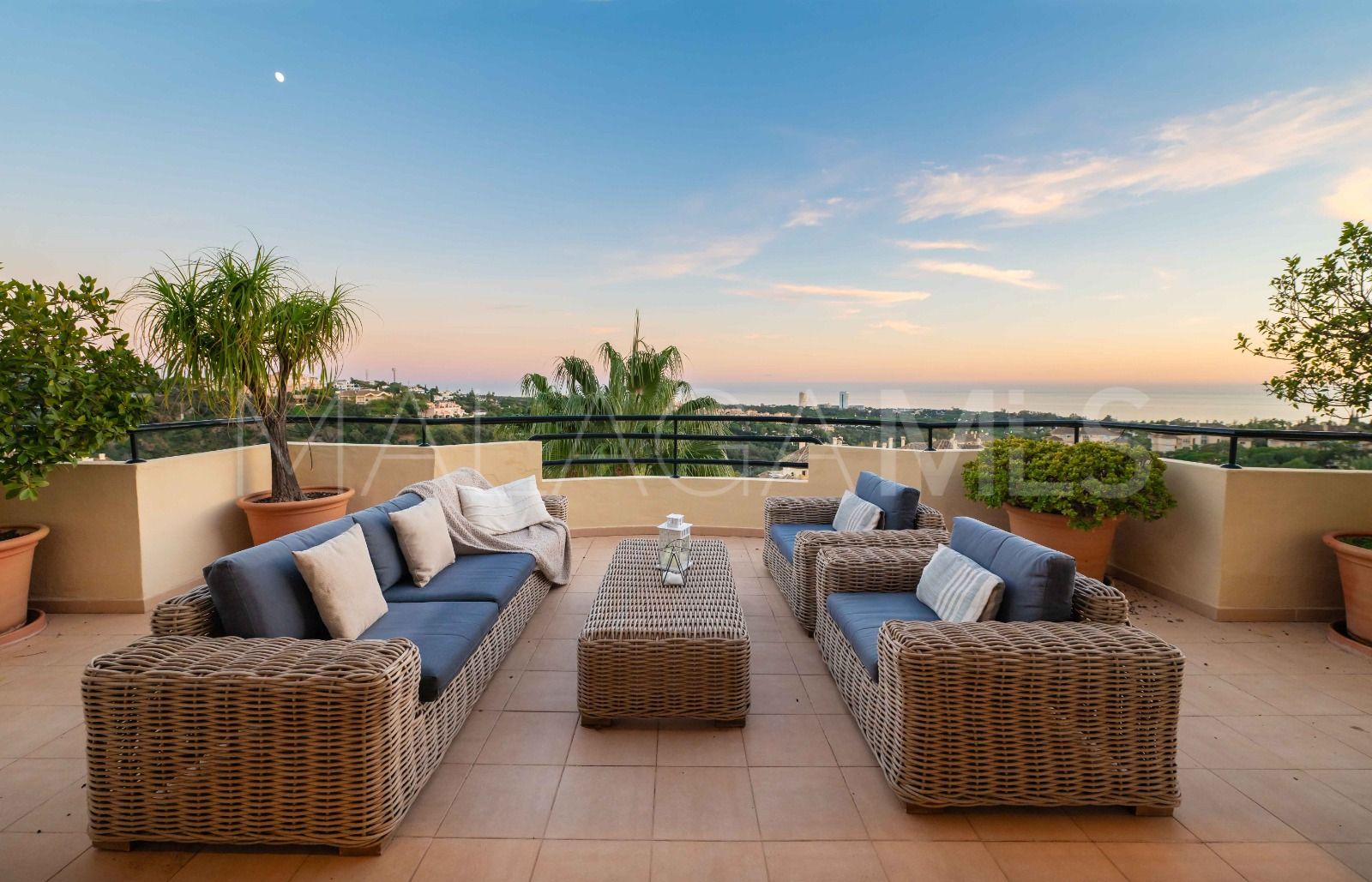 For sale Elviria Hills duplex penthouse with 3 bedrooms