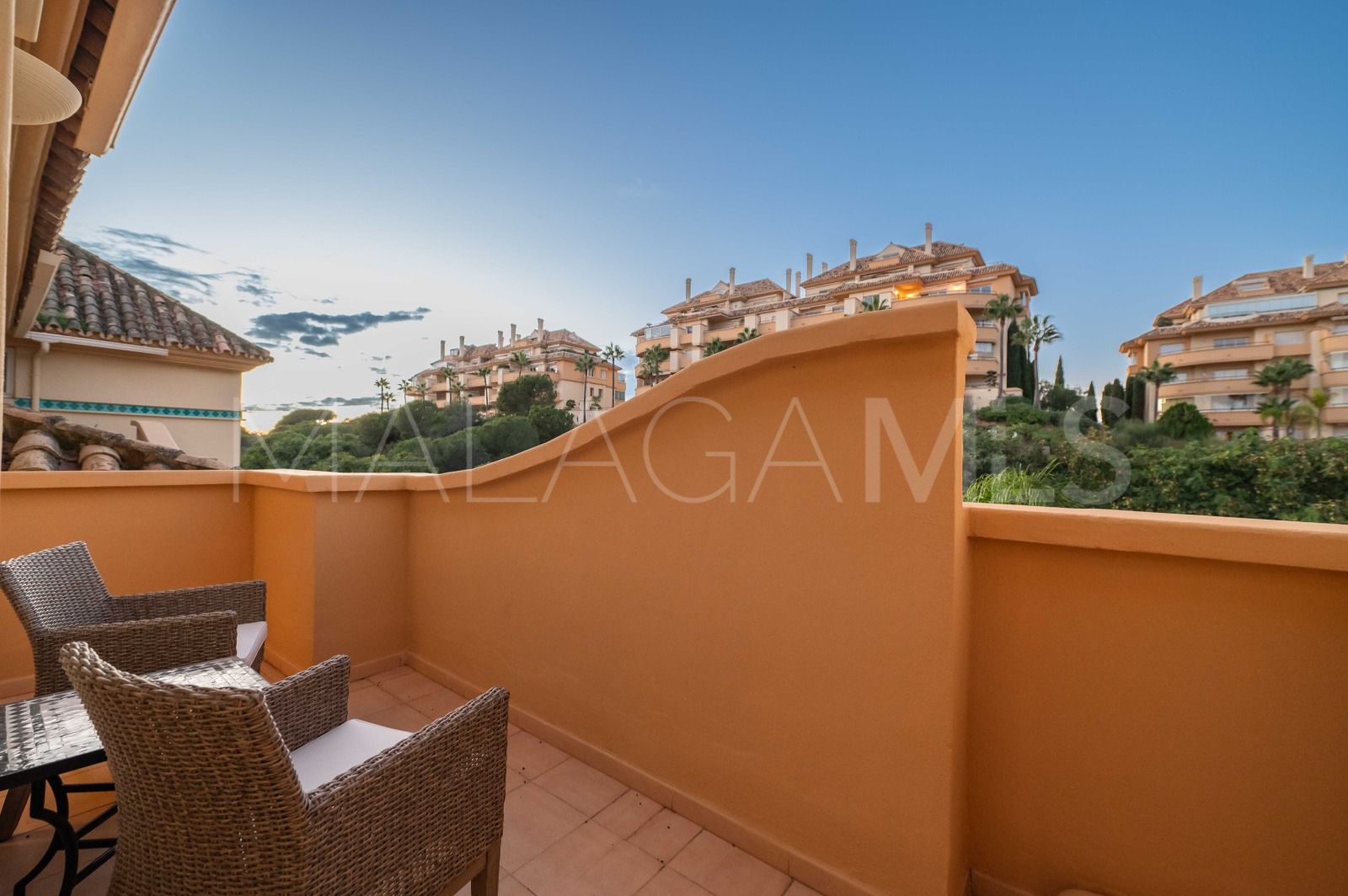 For sale Elviria Hills duplex penthouse with 3 bedrooms