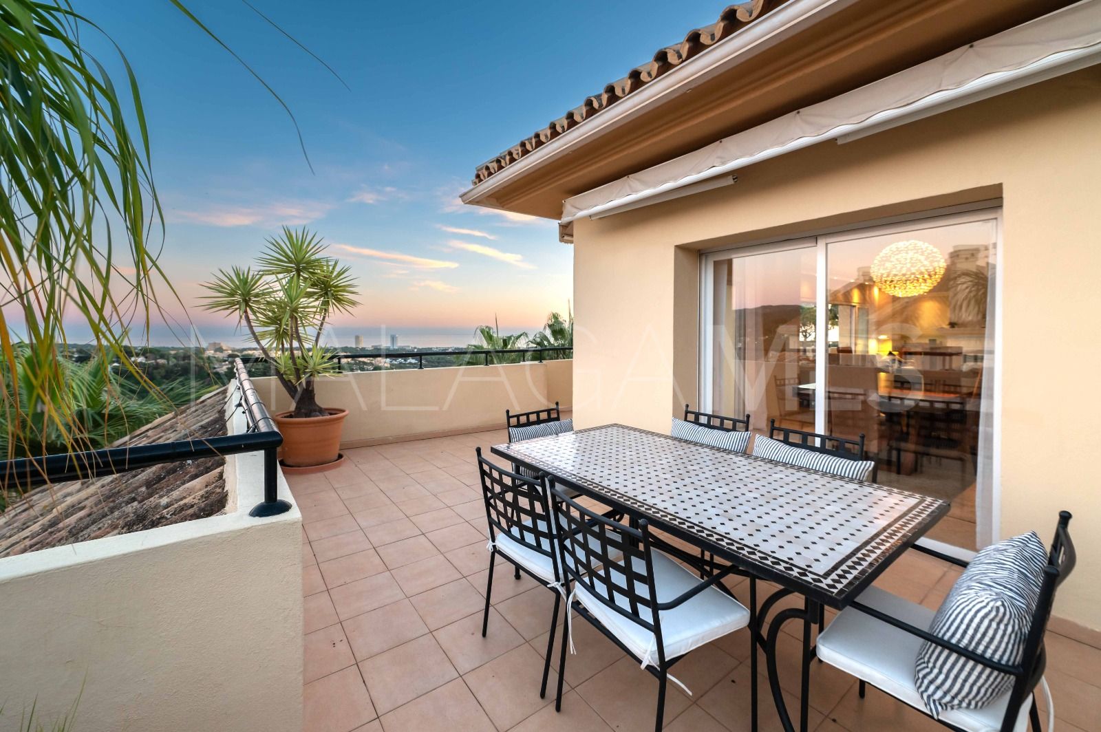 For sale Elviria Hills duplex penthouse with 3 bedrooms