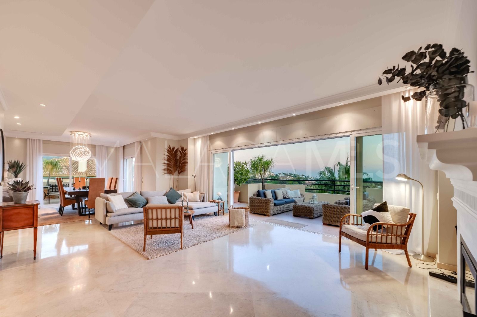 Duplex penthouse for sale in Elviria Hills