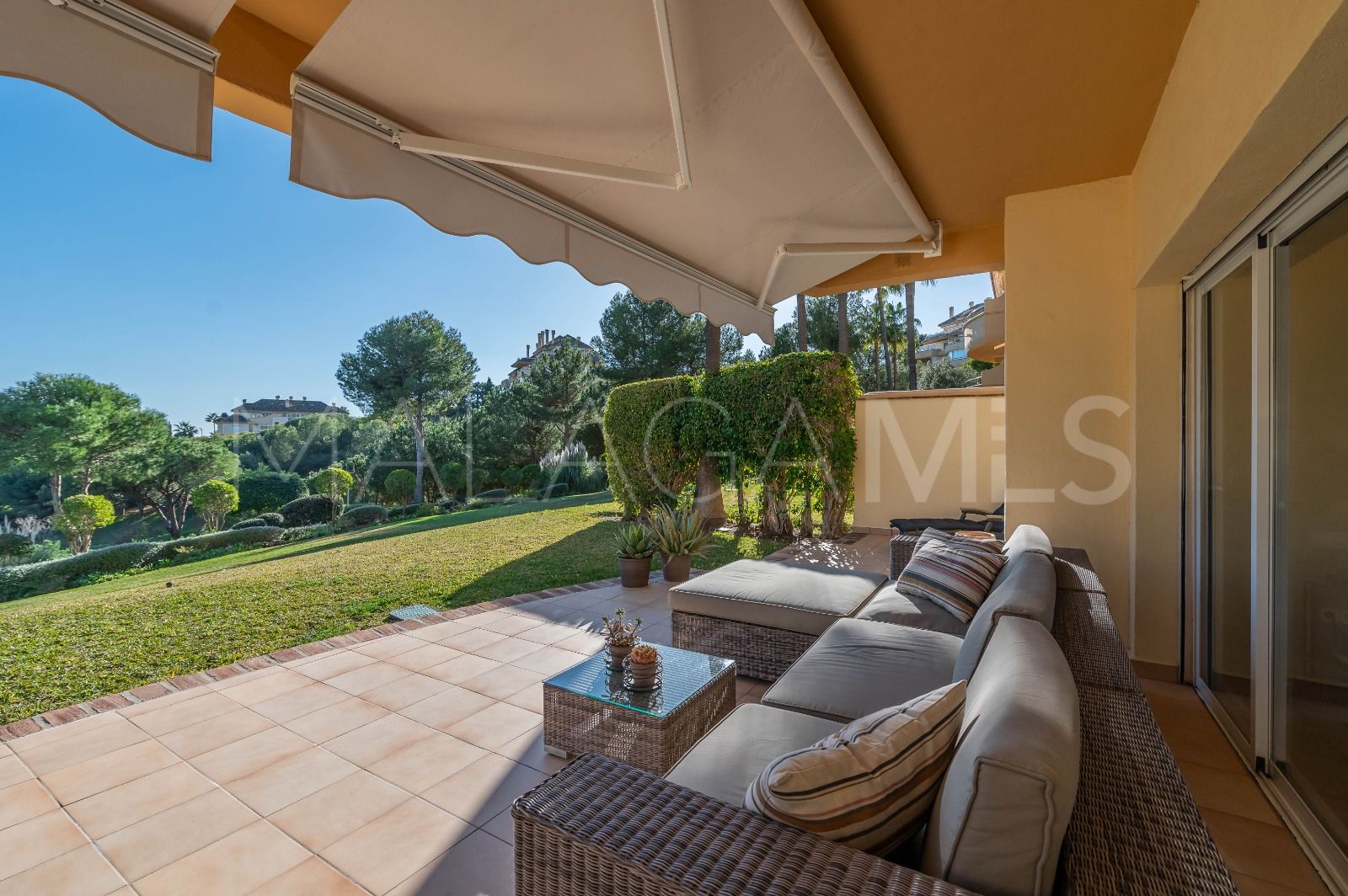 2 bedrooms ground floor apartment for sale in Elviria Hills