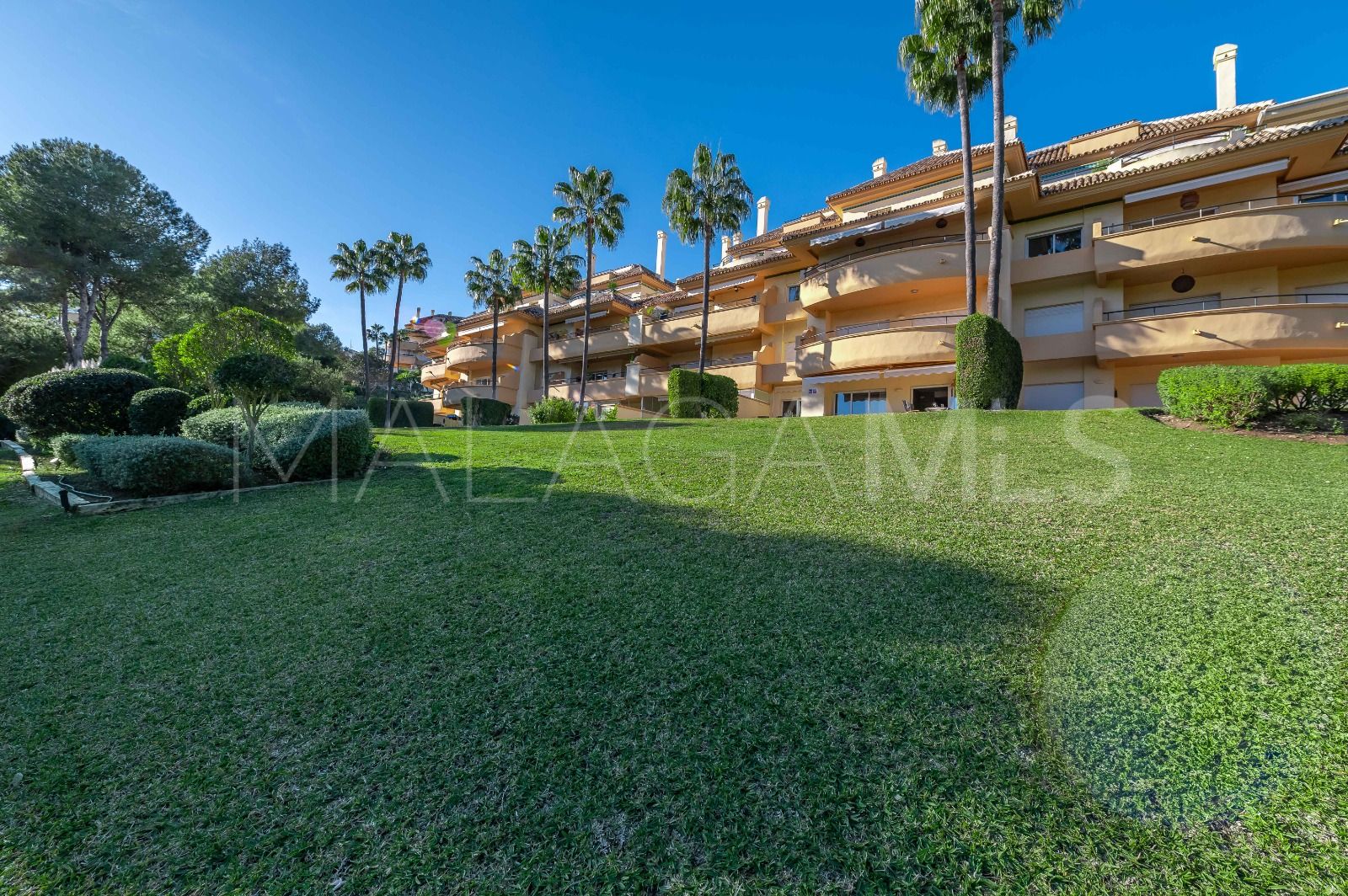 2 bedrooms ground floor apartment for sale in Elviria Hills