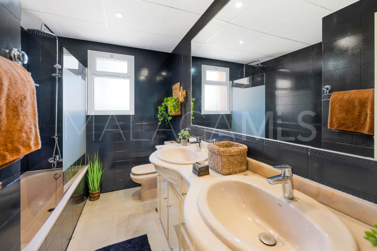 For sale Pueblo de Las Brisas apartment with 3 bedrooms