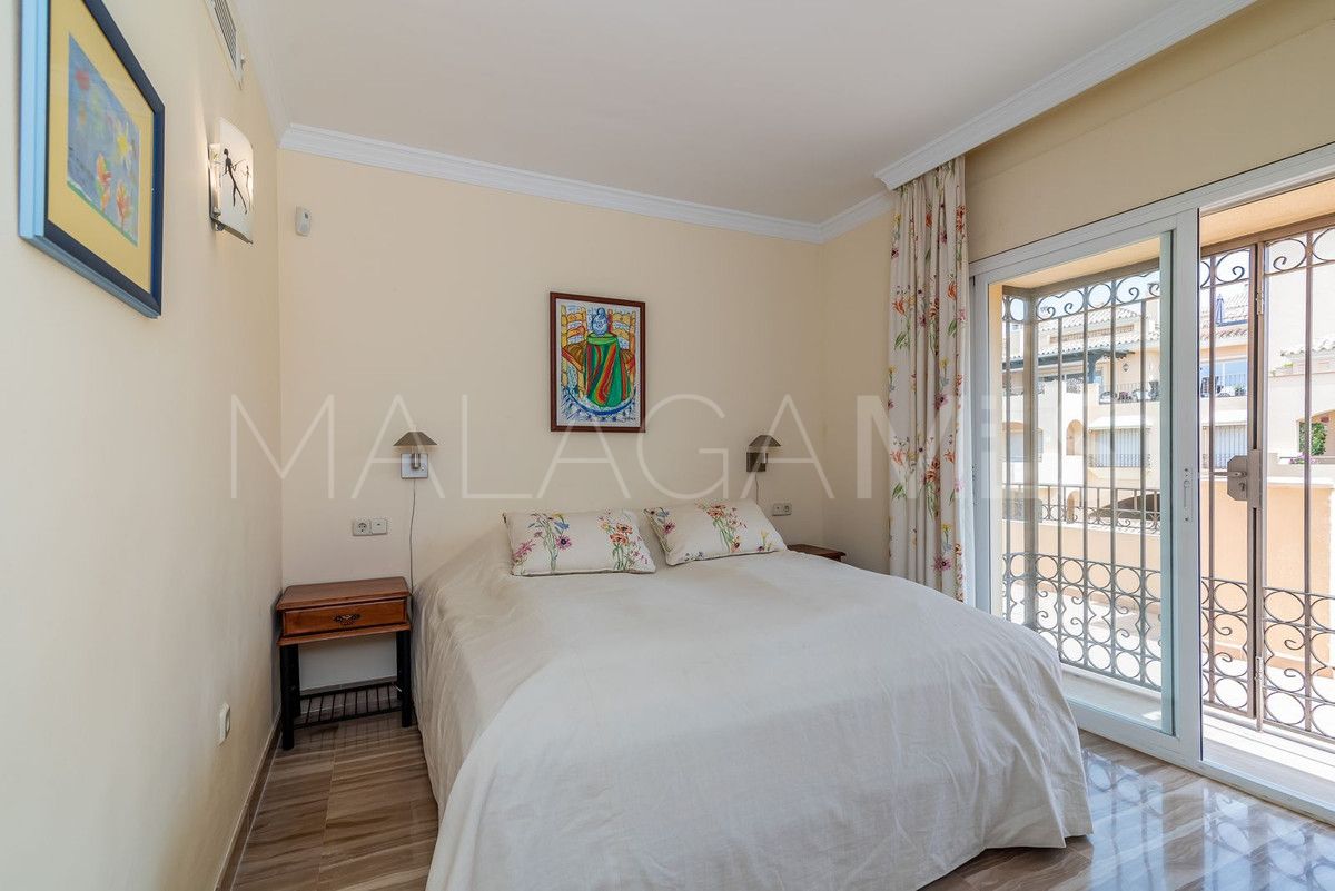 4 bedrooms penthouse for sale in Elviria