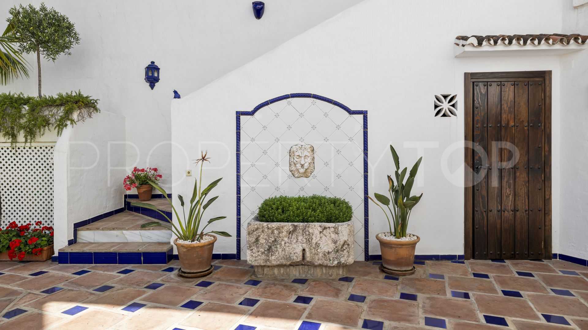 Los Toreros town house for sale